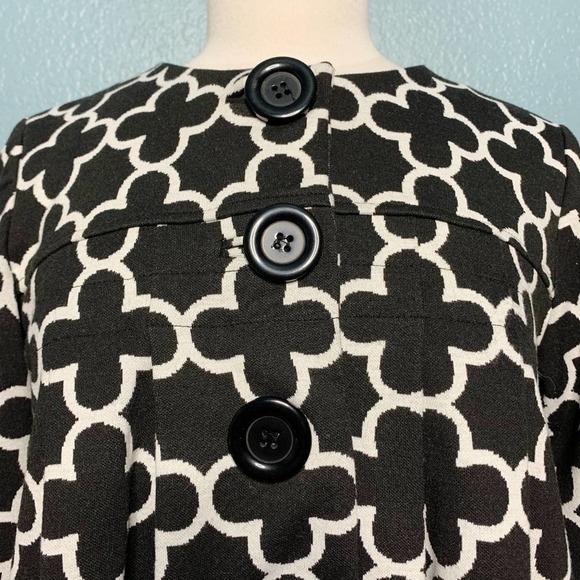 Grace Elements Pleated Cropped Swing Blazer - Picture 2 of 7